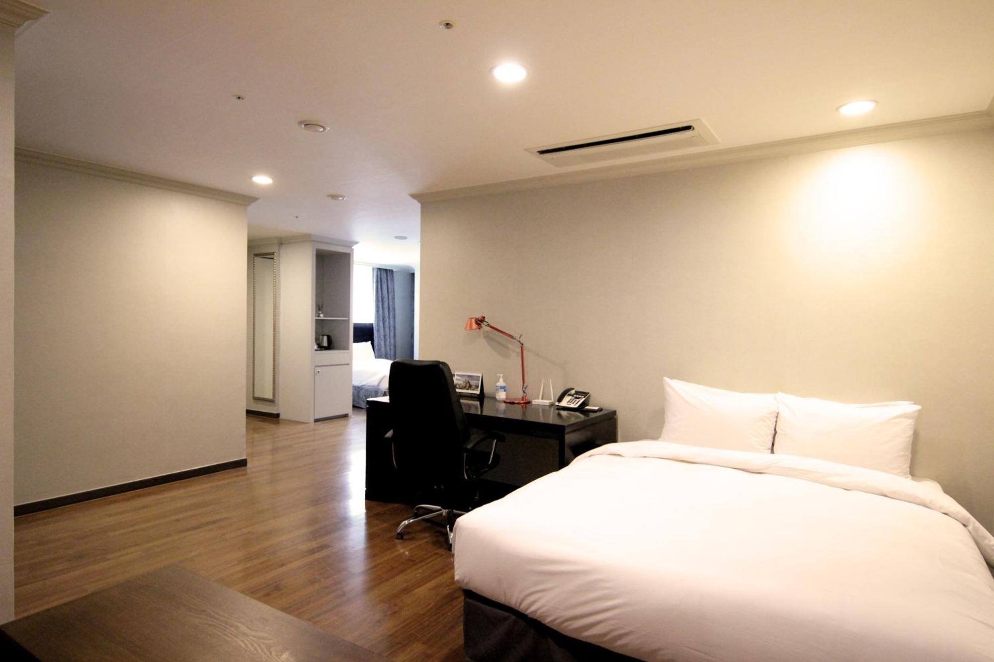 Ramada Hotel And Suites Seoul Namdaemun Ngoại thất bức ảnh